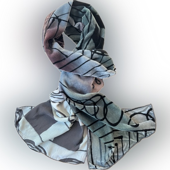 🎭Hand Painted Reversible Art Silk/Rayon-Velvet Oblong Scarf—Lisa Kiss New York - Picture 12 of 17